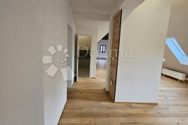 Ekskluzivna novogradnja u centru Varaždina, Varaždin, Appartement