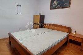 Stan Lovran, pogled more, Lovran, Appartement