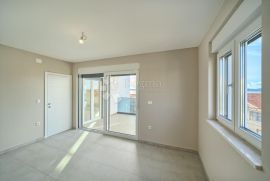 BRODARICA- PENTHOUSE 120M OD MORA BS4, Šibenik - Okolica, Appartement