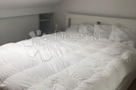 MALINSKA - APARTMAN S POGLEDOM NA MORE, Malinska-Dubašnica, Appartement