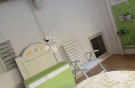 Venecijanska vila stan u srcu Pule, Pula, Appartment