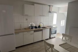 Sisak Stupno apartmanska kuća za radnike, Sisak - Okolica, Ev