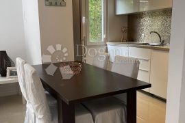 MALINSKA, Predivan stan 5 min od mora, Malinska-Dubašnica, Apartamento