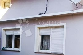 Odlična kuća s dva stana, Donja Dubrava, Casa