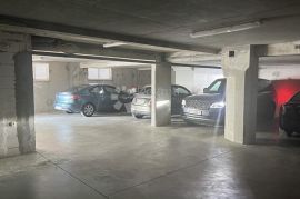 EKSKLUZIVNA PRODAJA! GARAŽNO MJESTO NA ODLIČNOJ LOKACIJI U SPLITU, Split, Garage