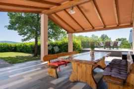 Prekrasna Villa sa prostranom okućnicom 9400 m², Labin, House