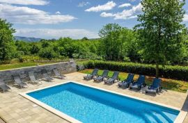 Prekrasna Villa sa prostranom okućnicom 9400 m², Labin, House