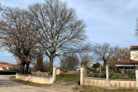 SVETI LOVREČ – atraktivno imanje u lijepom selu s pogledom na more, Sveti Lovreč, Ev