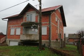 KUTINA,  KUĆA S OKUĆNICOM (545 M2), Kutina, Casa