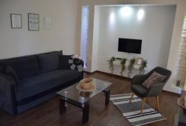 BILICE, ŠIBENIK jednosoban stan u prizemlju kuće 51 m2, Šibenik - Okolica, Apartamento