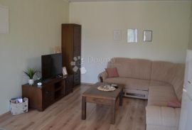 BILICE, ŠIBENIK jednosoban stan u prizemlju kuće 56 m2, Šibenik - Okolica, Kвартира