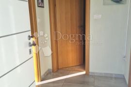 BILICE, ŠIBENIK jednosoban stan u prizemlju kuće 56 m2, Šibenik - Okolica, Apartamento