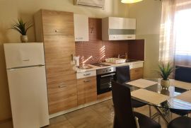 BILICE, ŠIBENIK jednosoban stan u prizemlju kuće 56 m2, Šibenik - Okolica, Apartamento