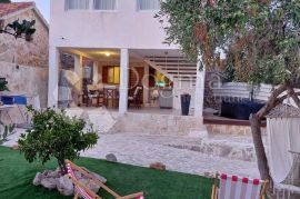 DRVENIK DREAM HOUSE 109m2, Trogir - Okolica, Haus