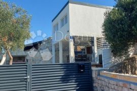 DRVENIK DREAM HOUSE 109m2, Trogir - Okolica, Haus