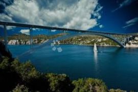 ŠIBENIK - CRNICA, zemljište 1. red do mora, Šibenik, Земля