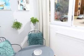 Rovinj, jednosoban stan na traženoj lokaciji, 47 m2, Rovinj, Appartment