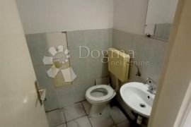 ODLIČAN P.P. SAMI CENTAR - 41.68m2, Rijeka, Propriedade comercial