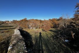 Atraktivno zemljište u blizini naselja obiteljskih kuća, Svetvinčenat, Terrain