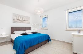 UHODANI BUSINESS S 1 KUĆOM I 6 APARTMANA, Poreč, Σπίτι