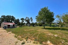 SNIŽENO!!! Građevinsko zemljište za obiteljsku kuću, Poreč, Terra