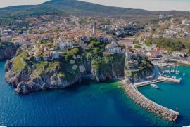 KUĆA SA OKUĆNICOM I POGLEDOM NA MORE, Vrbnik, Maison