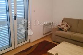 SRIMA, VODICE prekrasna apartmanska kuća, Vodice, Σπίτι