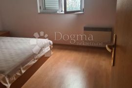 SRIMA, VODICE prekrasna apartmanska kuća, Vodice, Σπίτι