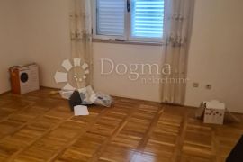 SRIMA, VODICE prekrasna apartmanska kuća, Vodice, Σπίτι