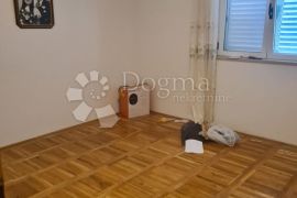 SRIMA, VODICE prekrasna apartmanska kuća, Vodice, Σπίτι