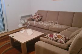 SRIMA, VODICE prekrasna apartmanska kuća, Vodice, Σπίτι