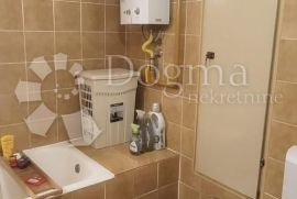 Prekrasan stan samo 300 m od Arene!, Pula, Appartement