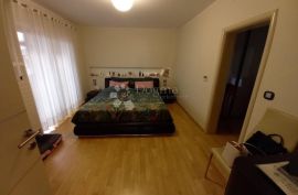 DVIJE STAMBENE JEDINICE NA ATRAKTIVNOJ LOKACIJI, Pula, Apartamento