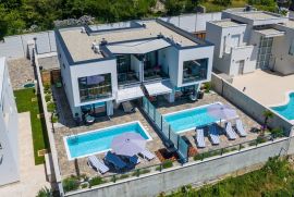 URBANA VILLA U ZALEĐU CRIKVENICE, Vinodolska Općina, Famiglia