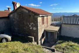 STARINA ZA RENOVACIJU, Matulji, Casa