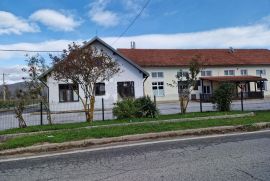 UGOSTITELJSKO STAMBENO POSLOVNI OBJEKT, Otočac, House