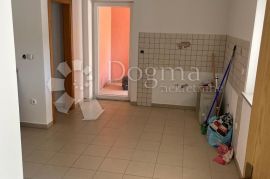 NOVIGRAD STAN U ODLIČNOJ ZGRADI, Novigrad, Appartment