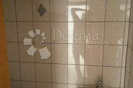 ODLIČAN POSLOVNI PROSTOR, Novigrad, Propiedad comercial