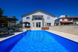 LIJEPA VILLA S BAZENOM I JACUZZIJEM, NADOMAK POREČA, Poreč, Kuća