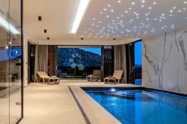 MARINA KOD TROGIRA – LUXUZNE VILLE LUCY ***** VILLA CHERRY, Marina, Famiglia