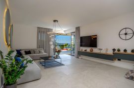 MARINA KOD TROGIRA – LUXUZNE VILLE LUCY ***** VILLA PLUM, Marina, Kuća