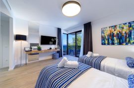 MARINA KOD TROGIRA – LUXUZNE VILLE LUCY ***** VILLA PLUM, Marina, Kuća