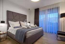 MARINA KOD TROGIRA – LUXUZNE VILLE LUCY ***** VILLA PLUM, Marina, Kuća