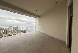 Kantrida - penthouse od kojeg zastaje dah, Rijeka, Apartamento