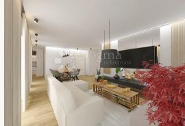 Četverosoban stan u prizemlju s 2 garaže i vrtom!!!, Maksimir, Apartamento