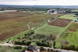 Samo u ponudi Dogme! Prekrasno građevinsko zemljište nedaleko Pule!, Marčana, Terrain