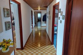 Marinići,etaža kuće 163 m2, Viškovo, Apartamento