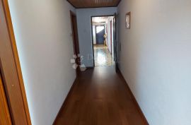 Marinići,etaža kuće 163 m2, Viškovo, Apartamento