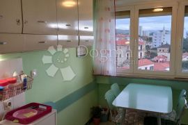 Belveder, trosoban stan na dobroj lokaciji, Rijeka, Flat