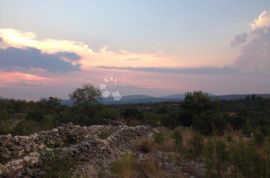 GRAĐEVINSKO ZEMLJIŠTE KRAJ PRIMOŠTENA, Primošten, Land